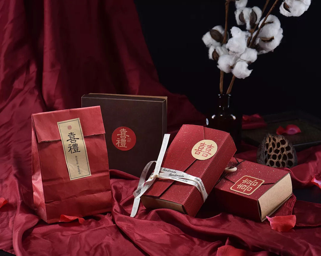 產(chǎn)品畫冊版面設計之封面設計… 
